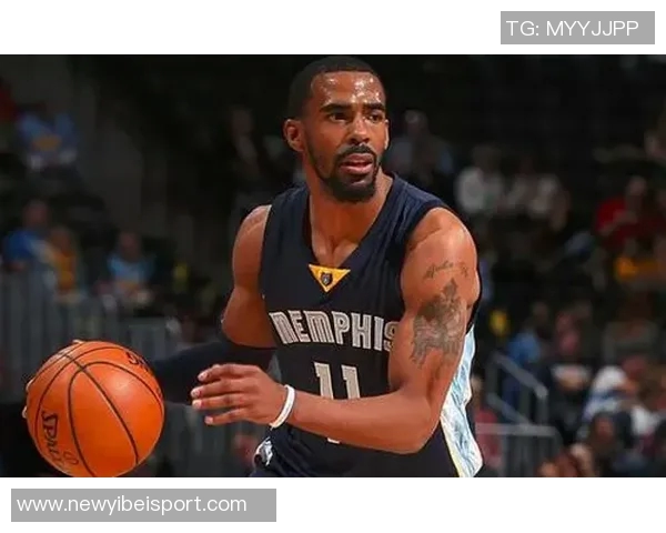 芬奇透露华子合练缺席明日出战存疑康利恢复良好即将复出