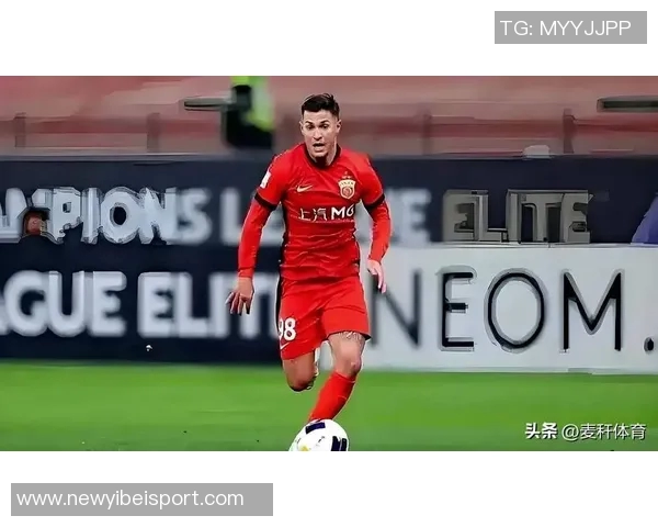 上海海港全力备战新赛季加布里埃尔回归训练场积极恢复状态