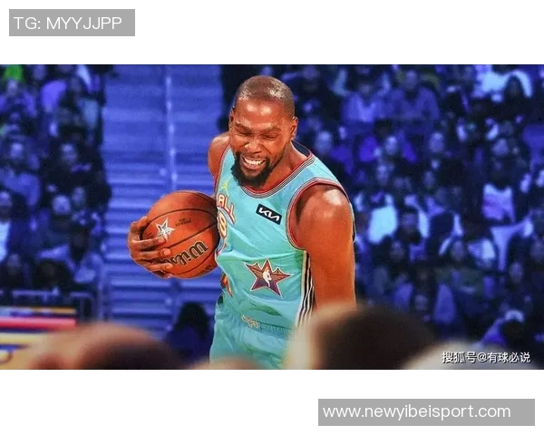 杜兰特透露侄子崇拜布克或因曾与他并肩作战