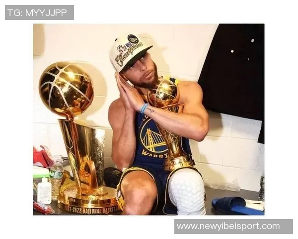 库里三分球命中数突破20个成为本赛季联盟首位达成此成就的球员